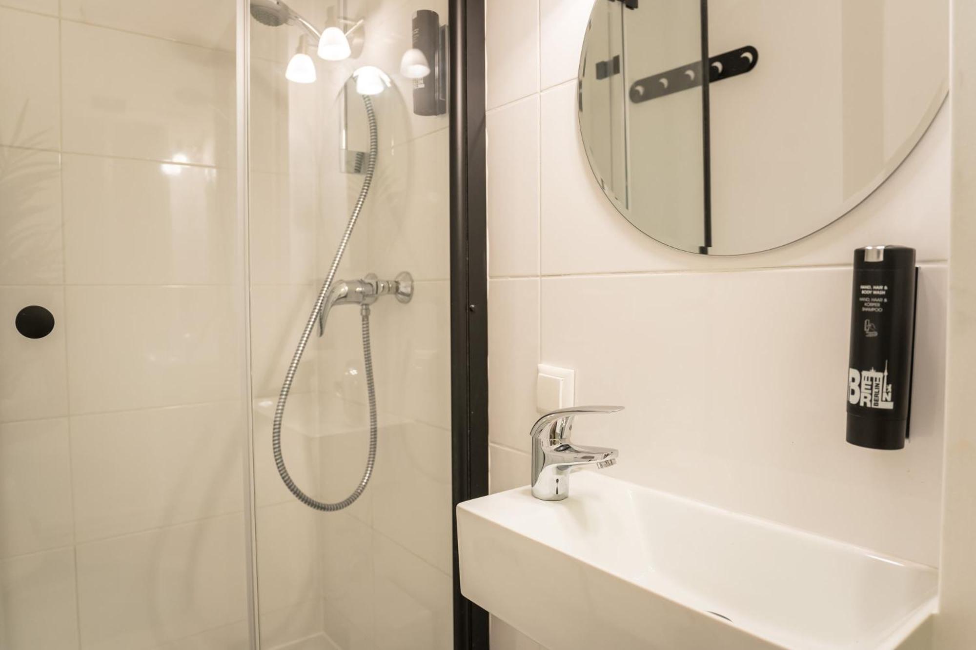 ברלין Spacious 1-Bedroom Apartment In Kreuzberg מראה חיצוני תמונה