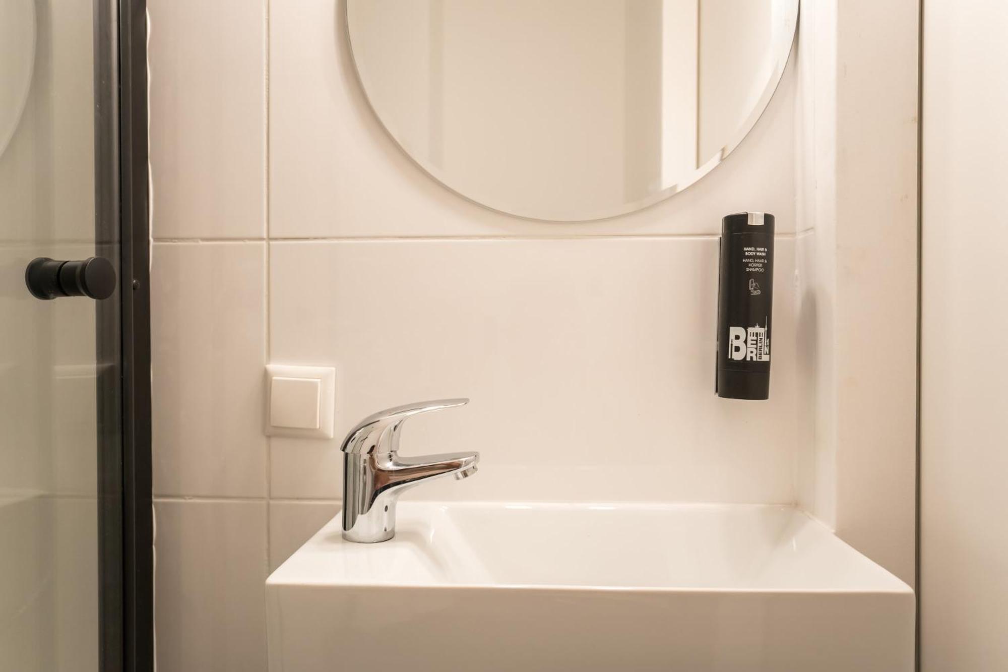 ברלין Spacious 1-Bedroom Apartment In Kreuzberg מראה חיצוני תמונה